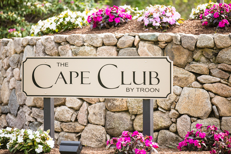 Read more about the article Erin and Alex’s Wedding at the Cape Club